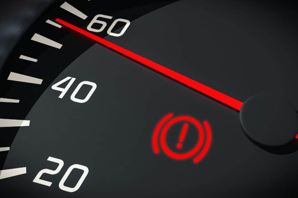 Luzes e Símbolos no Painel do Carro: Descubra os 7 Mais Importantes